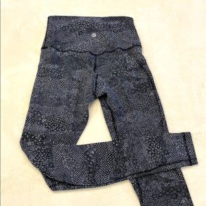 Lululemon Align high rise - size 4, black/white